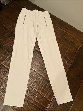 Athleta Headlands Hybrid High Rise Cargo Legging